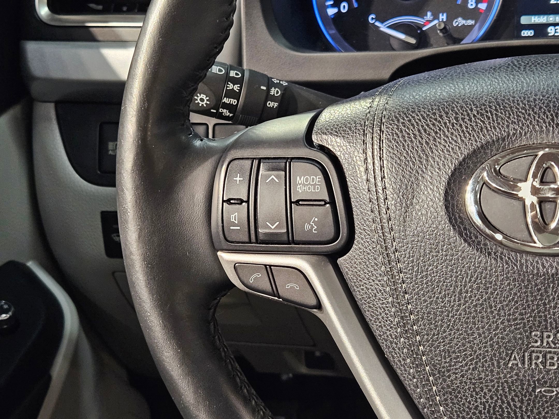 Used 2017 Toyota Highlander Limited Platinum image 28