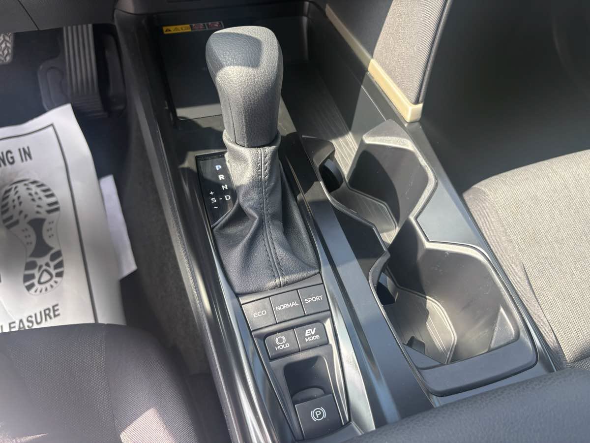 Used 2026 Toyota Camry LE FWD image 28