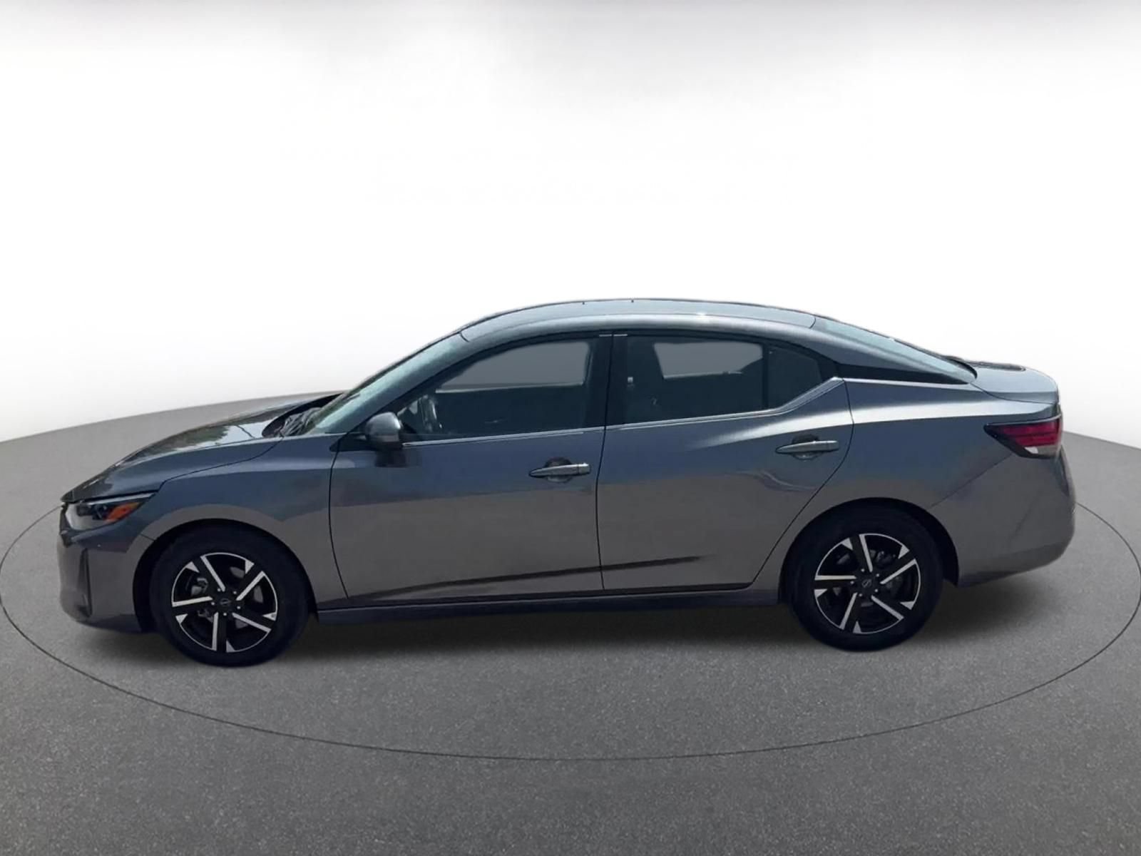 Used 2025 Nissan Sentra SV FWD image 9