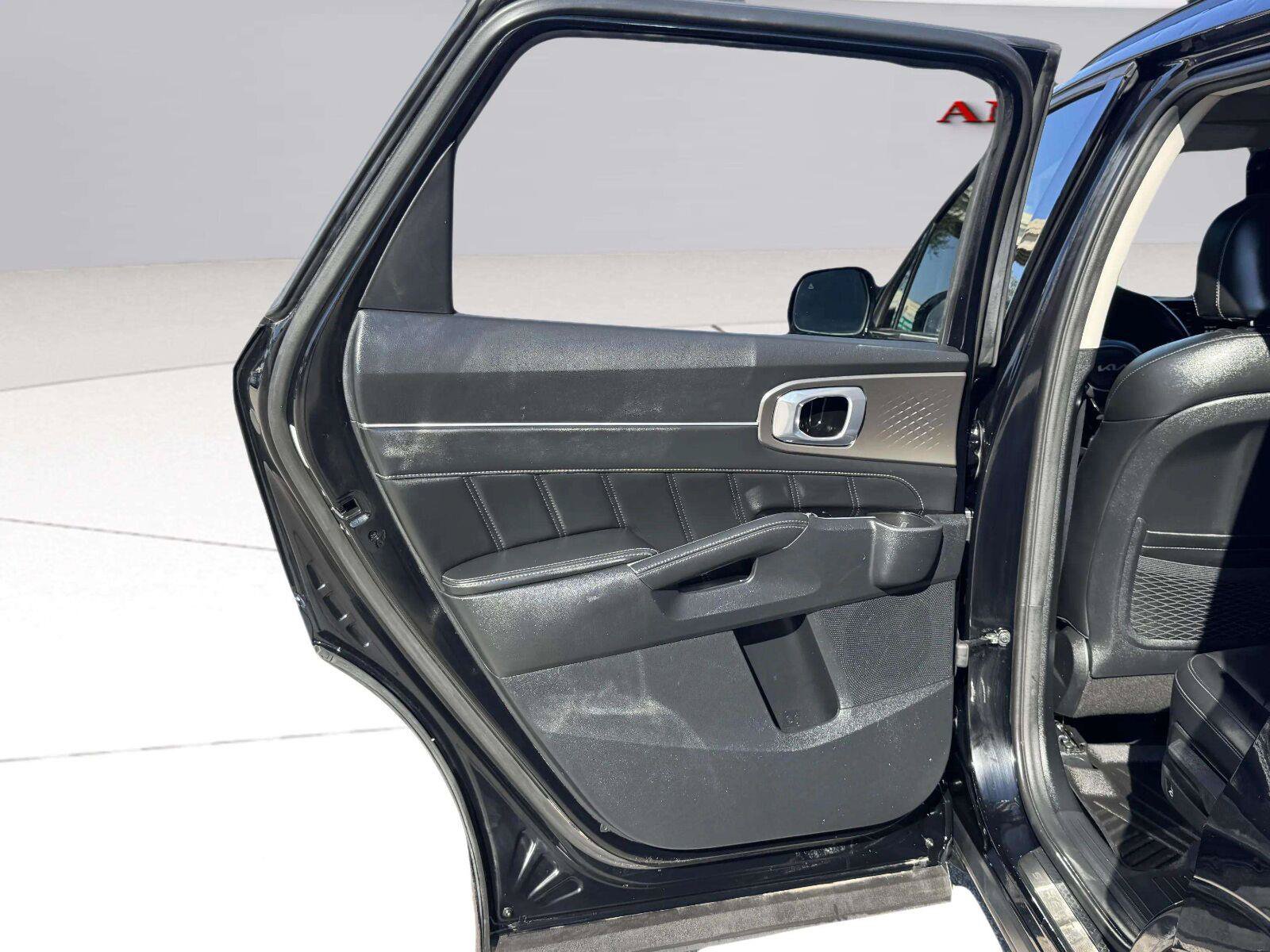 Used 2023 Kia Sorento SX FWD image 28