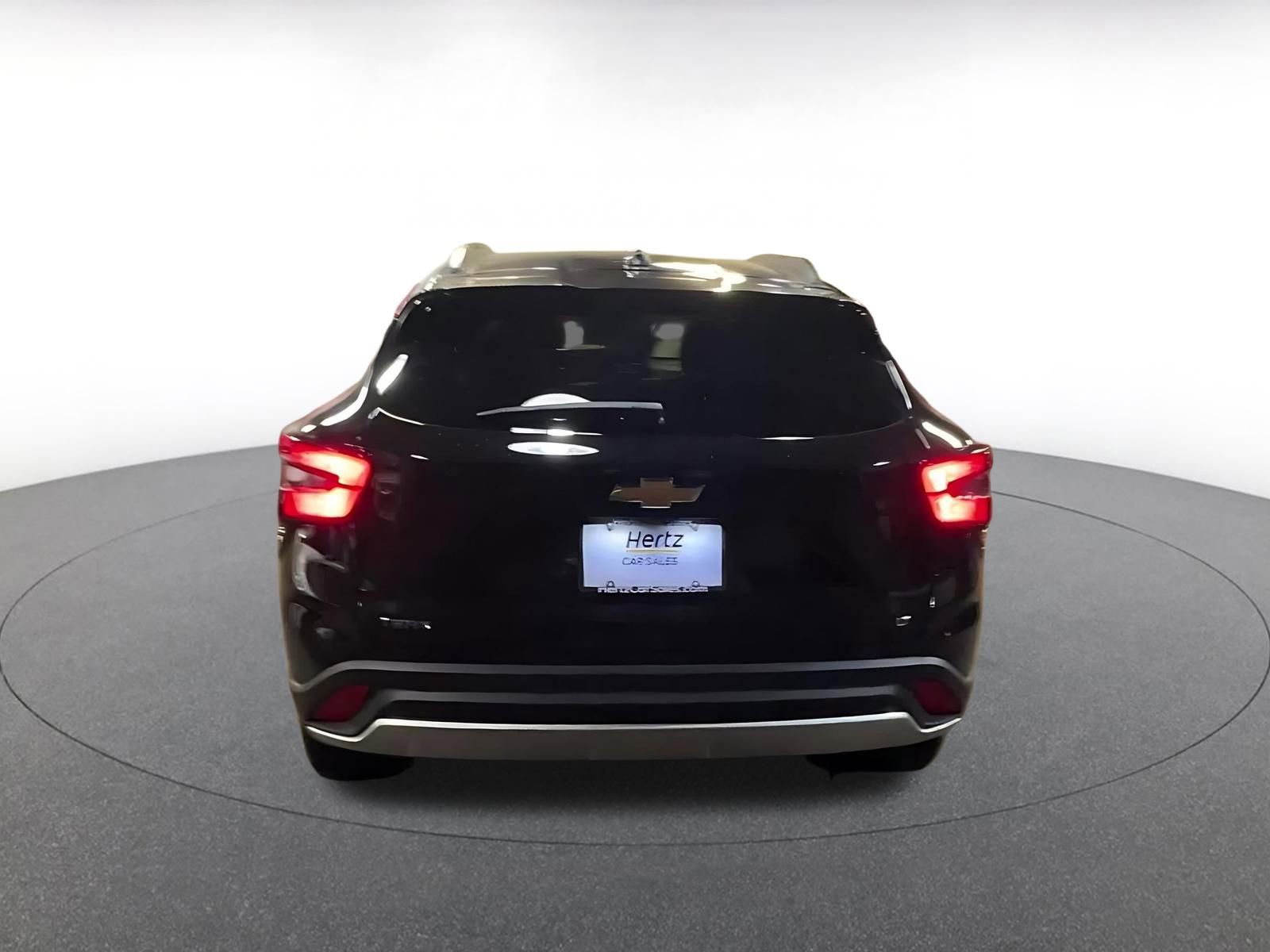 Used 2025 Chevrolet Trax LT w/ LT Convenience Package image 12