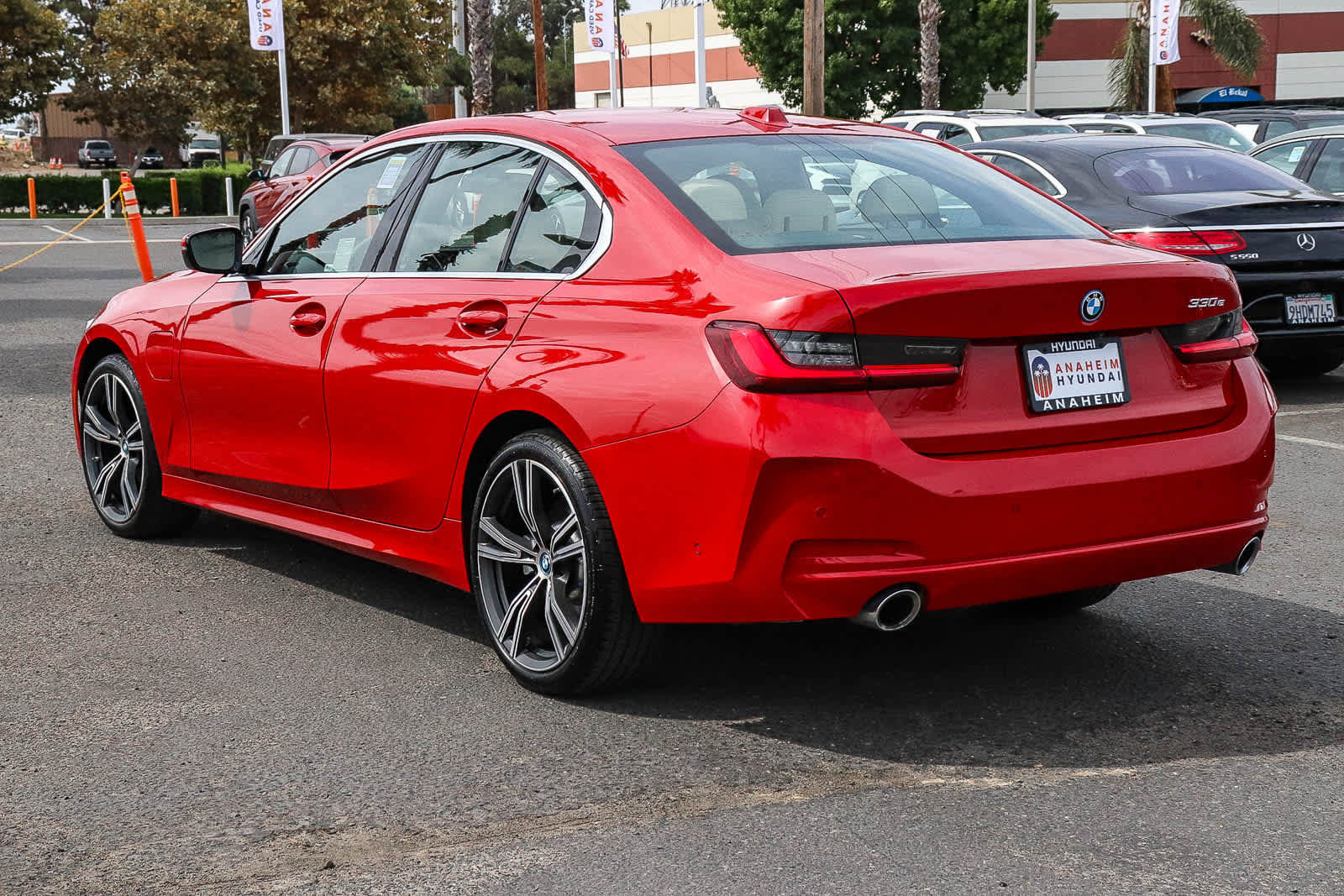 Used 2024 BMW 330e w/ Premium Package RWD image 9