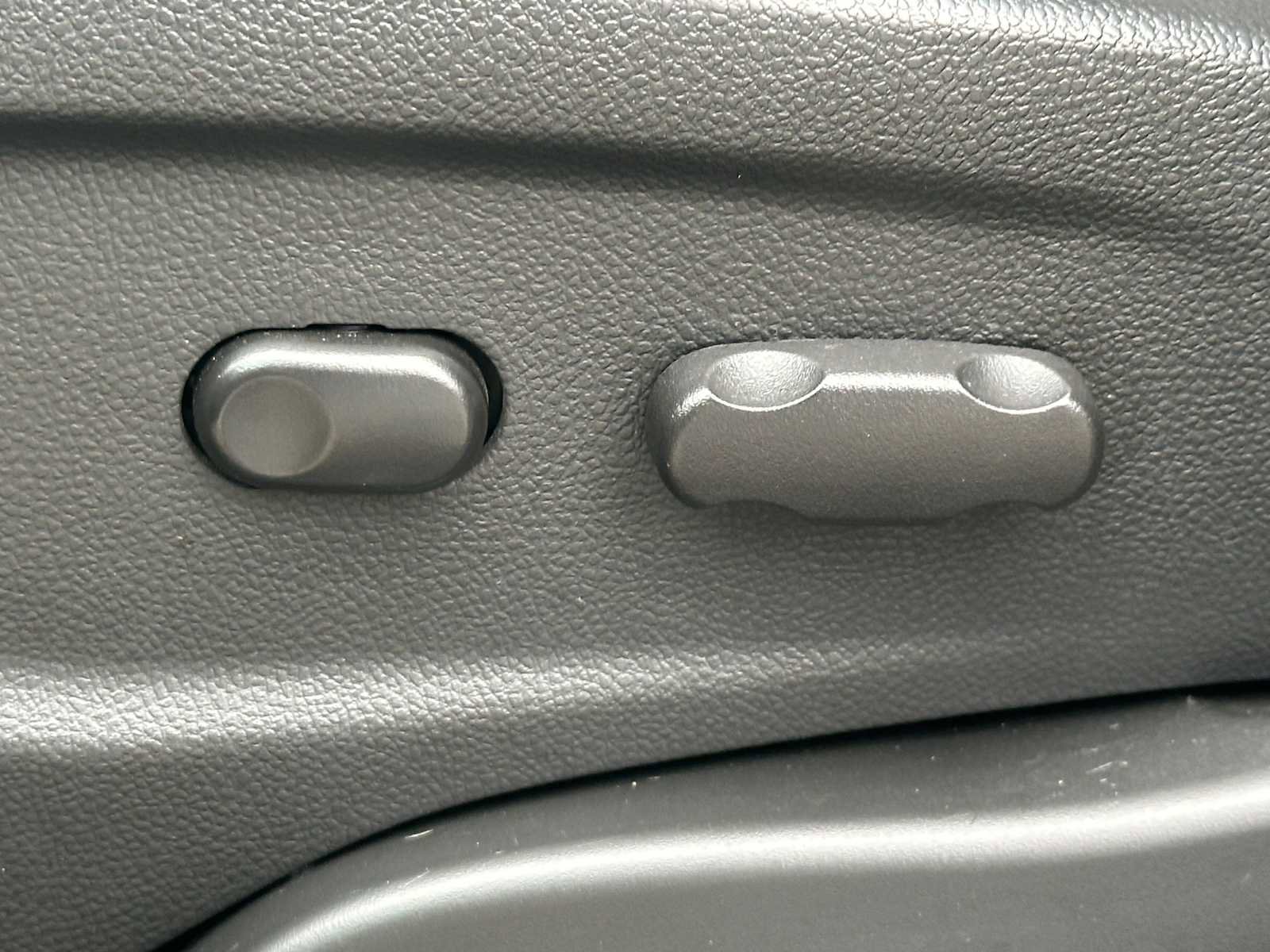 Used 2016 Buick Encore FWD image 20