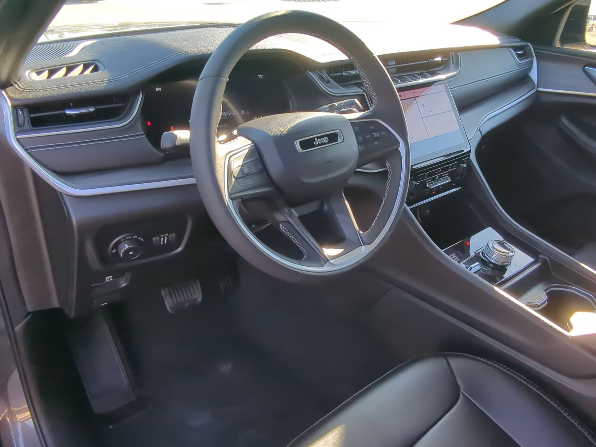 Used 2024 Jeep Grand Cherokee L Limited image 12