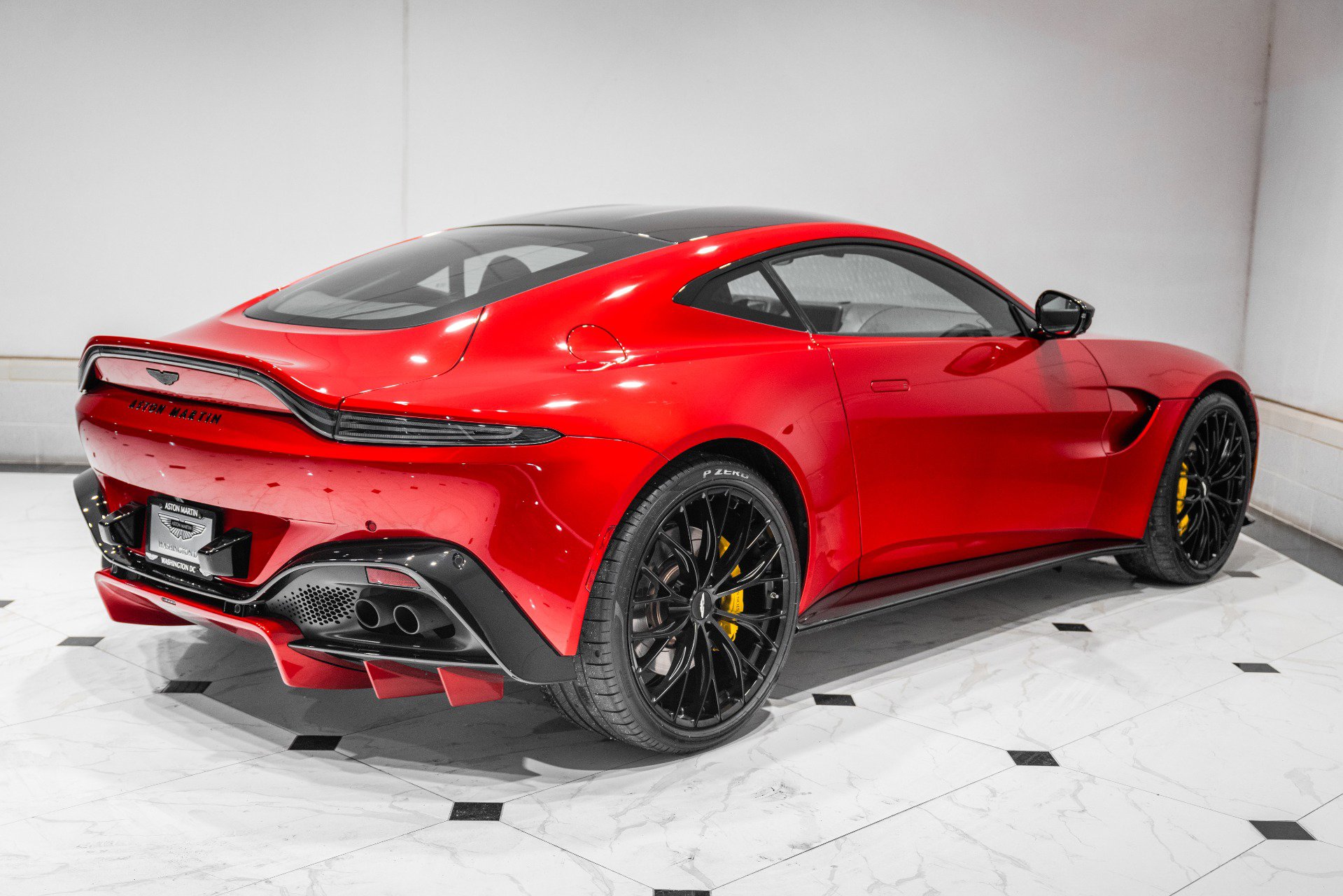 Used 2023 Aston Martin V8 Vantage Coupe image 45