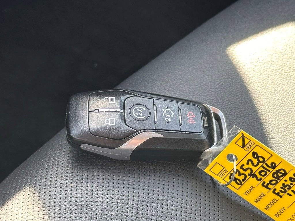 Used 2016 Ford Fusion Titanium image 32