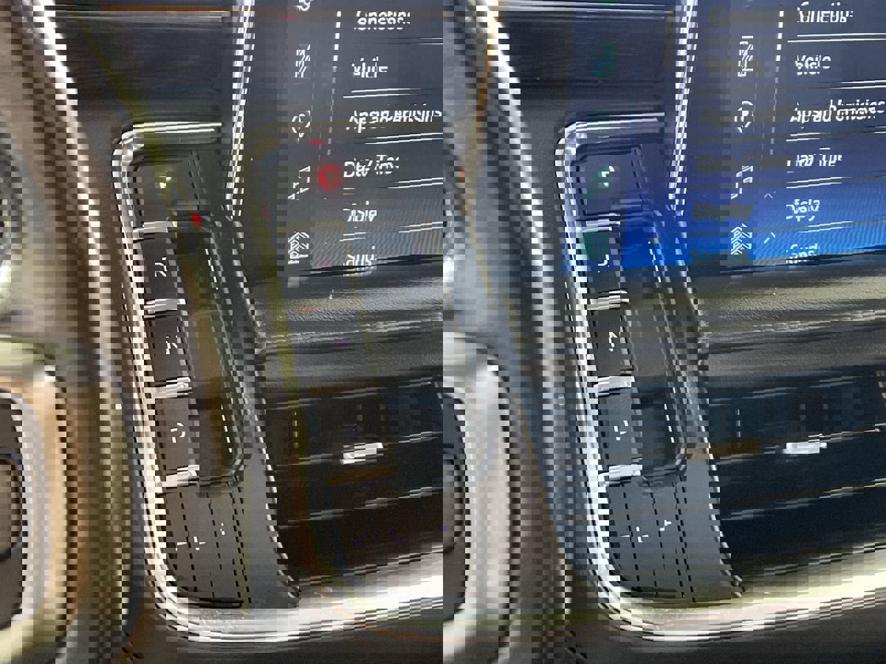 Used 2022 Chevrolet Suburban Z71 w/ Luxury Package image 16