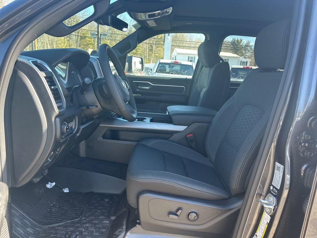New 2026 RAM 1500 4x4 Crew Cab image 10
