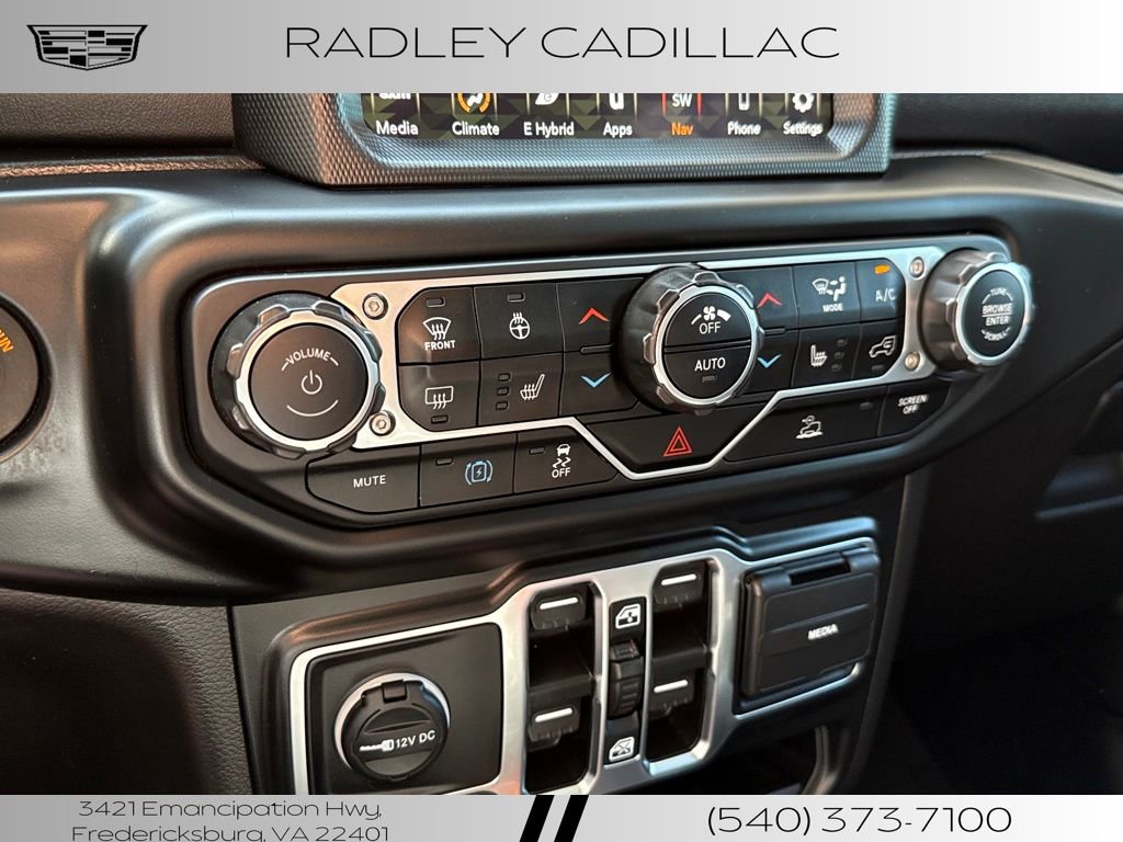 Used 2023 Jeep Wrangler Unlimited Sahara w/ Cold Weather Group AWD/4WD image 10