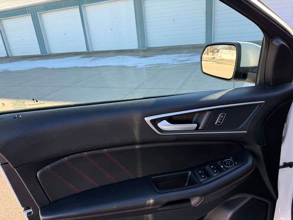 Used 2024 Ford Edge ST-Line AWD/4WD image 17