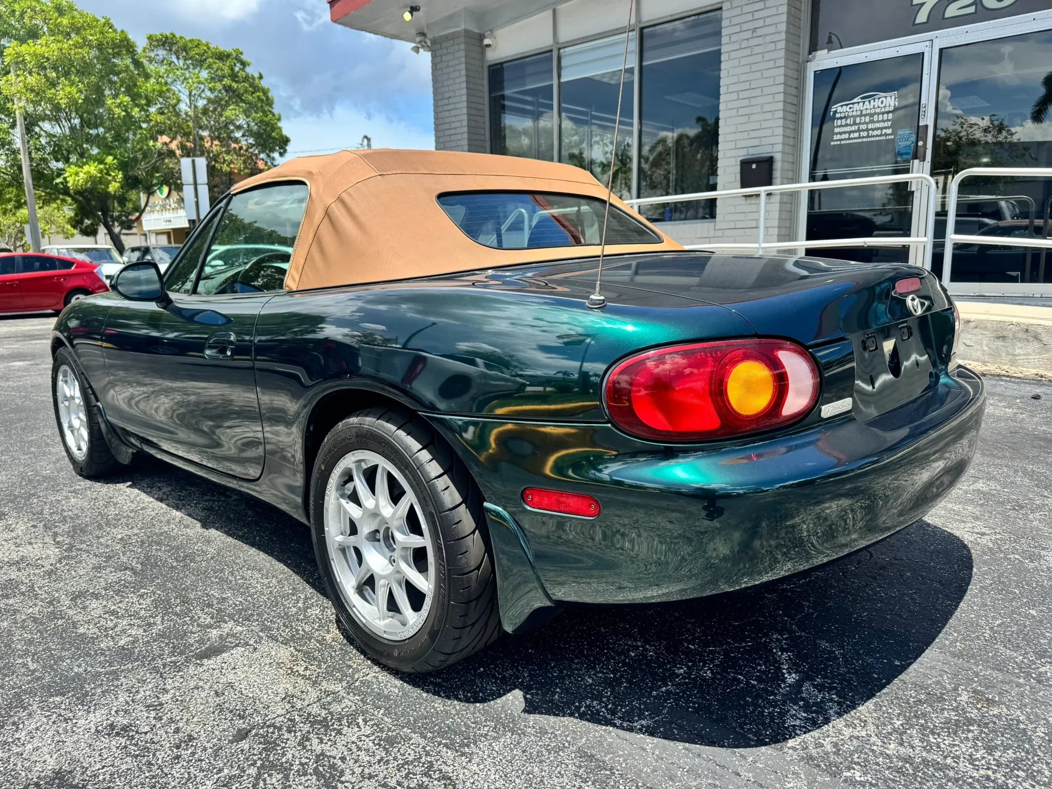 Used 1999 MAZDA MX-5 Miata RWD image 6