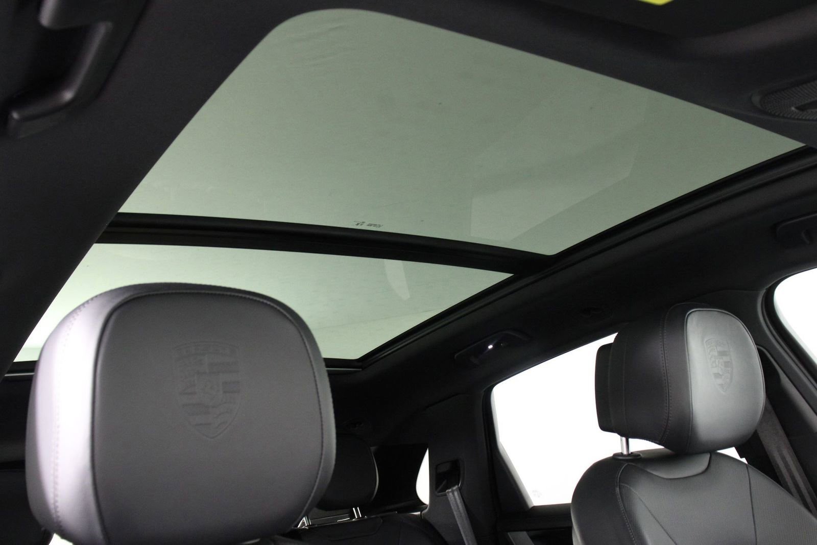 Certified 2025 Porsche Cayenne S AWD/4WD image 25