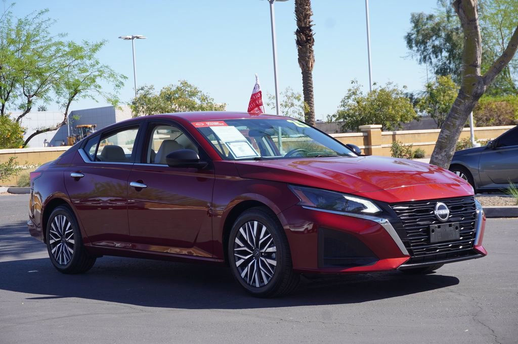 Certified 2025 Nissan Altima 2.5 SV image 4