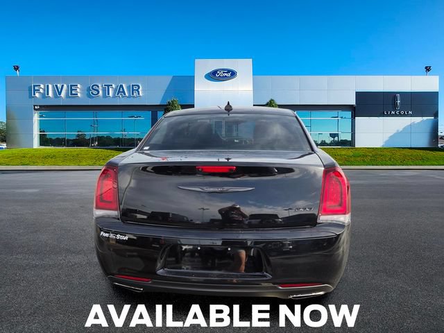 Used 2021 Chrysler 300 Touring w/ Sport Appearance Package RWD image 10
