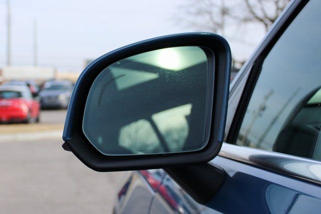 Used 2025 Volvo XC40 B5 Plus image 8