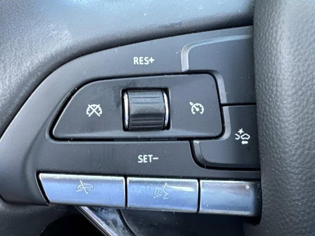 Used 2025 Cadillac XT6 Luxury image 28