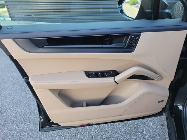 New 2026 Porsche Cayenne GTS AWD/4WD image 25