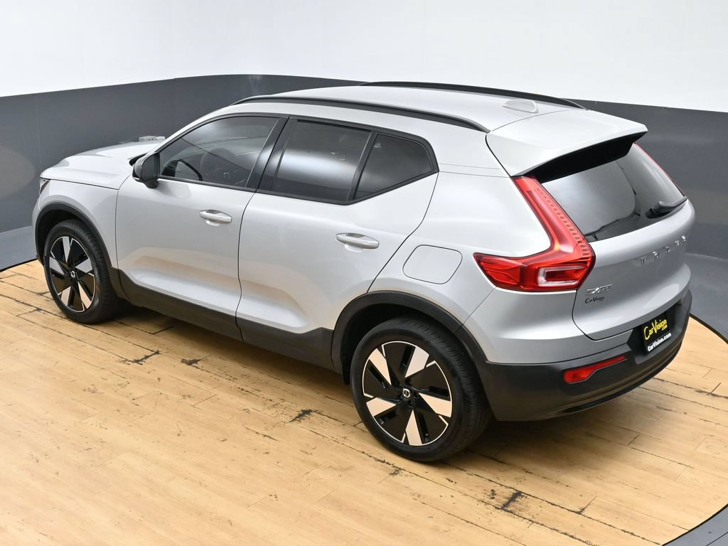 Used 2025 Volvo EX40 Core AWD/4WD image 6