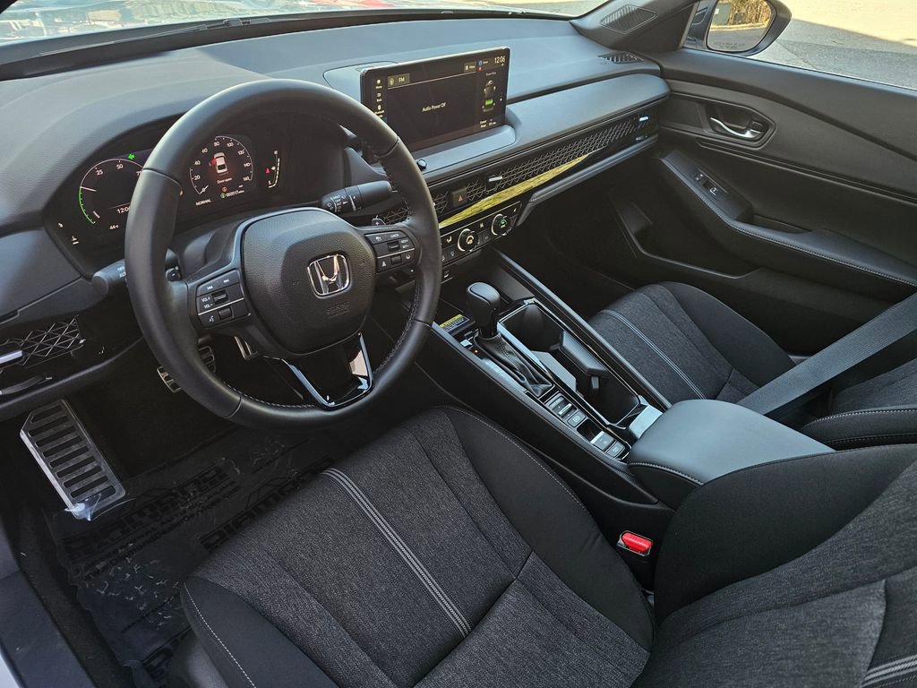 Used 2025 Honda Accord Sport image 9