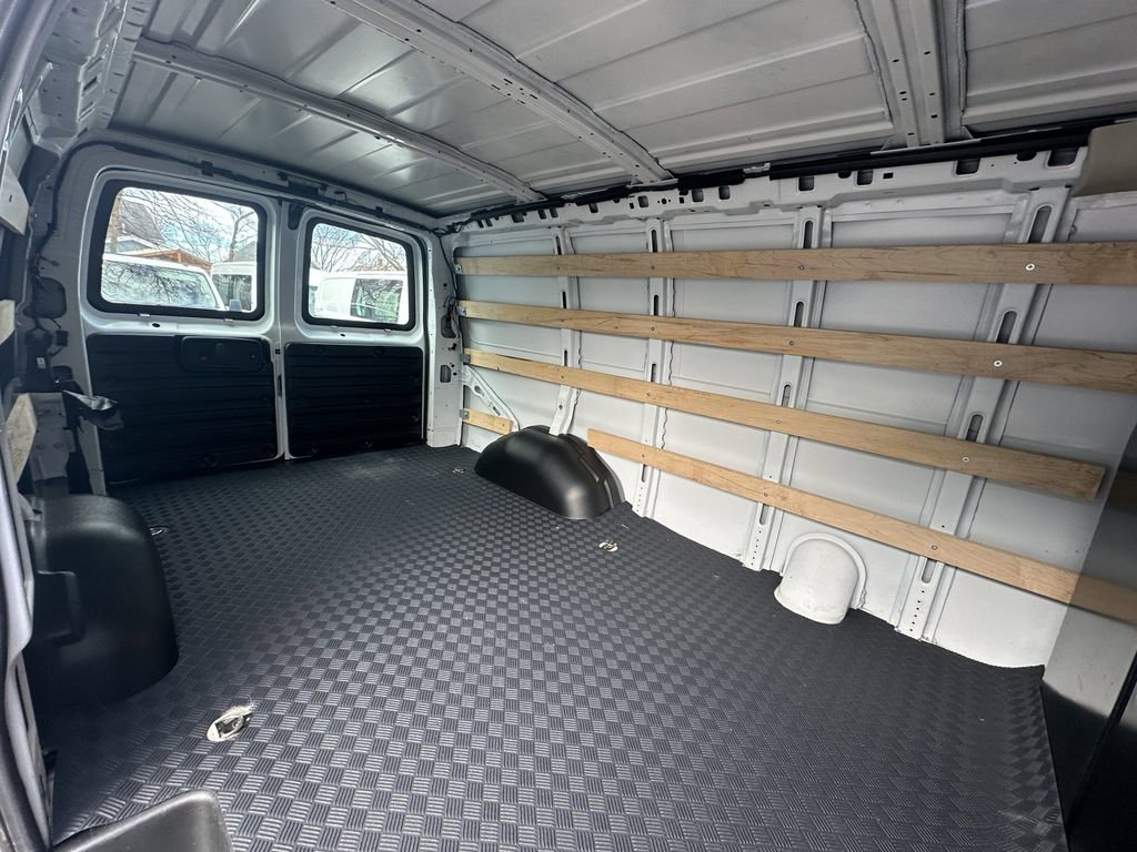 Used 2024 Chevrolet Express 2500 Work Van w/ Driver Convenience Package image 6