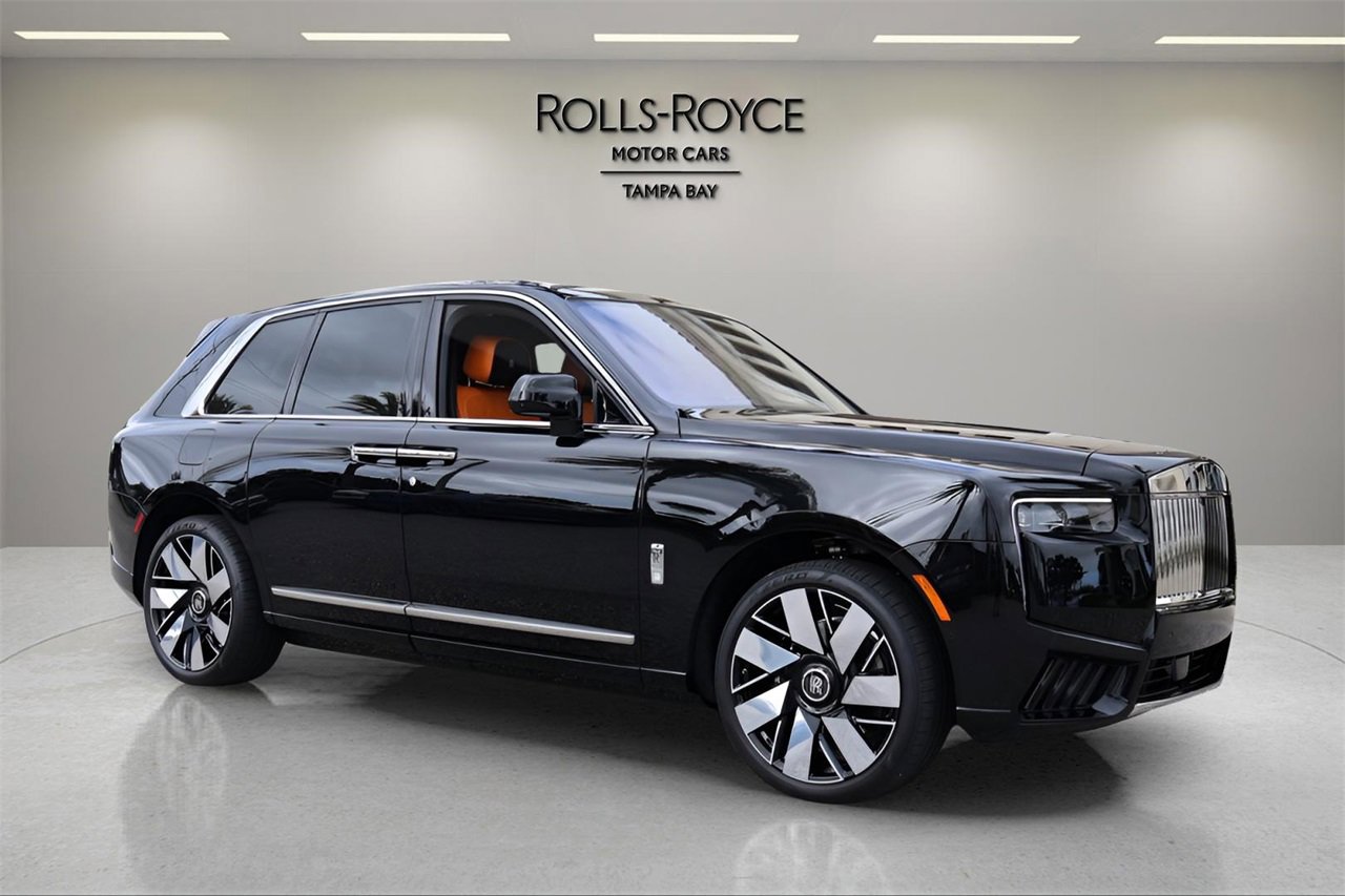 Used 2025 Rolls-Royce Cullinan image 8