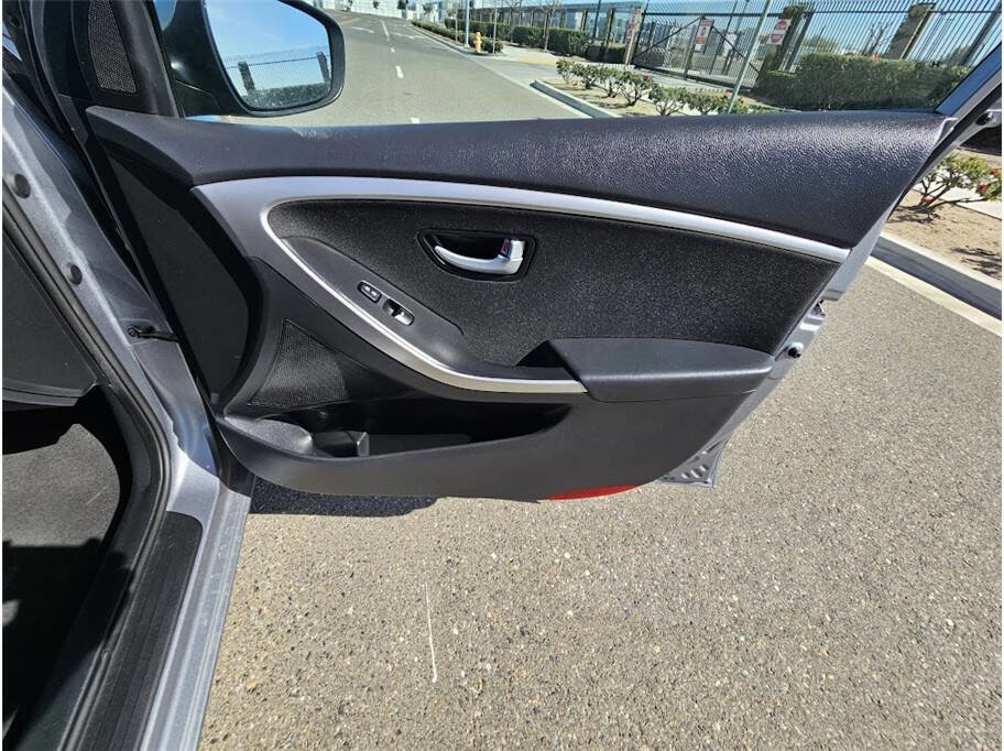 Used 2016 Hyundai Elantra GT FWD image 33