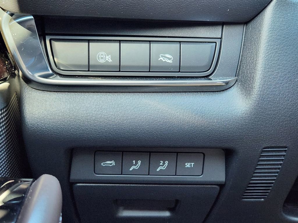 Used 2025 MAZDA CX-30 AWD 2.5 S w/ Premium Package image 11