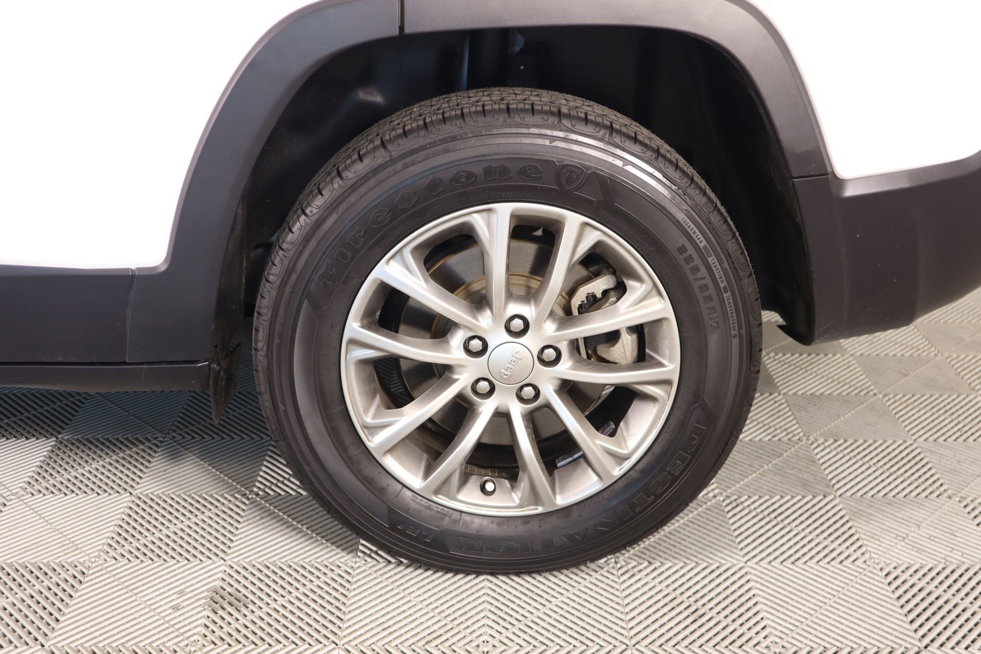 Used 2022 Jeep Cherokee Latitude Lux w/ Sun & Sound Group image 19