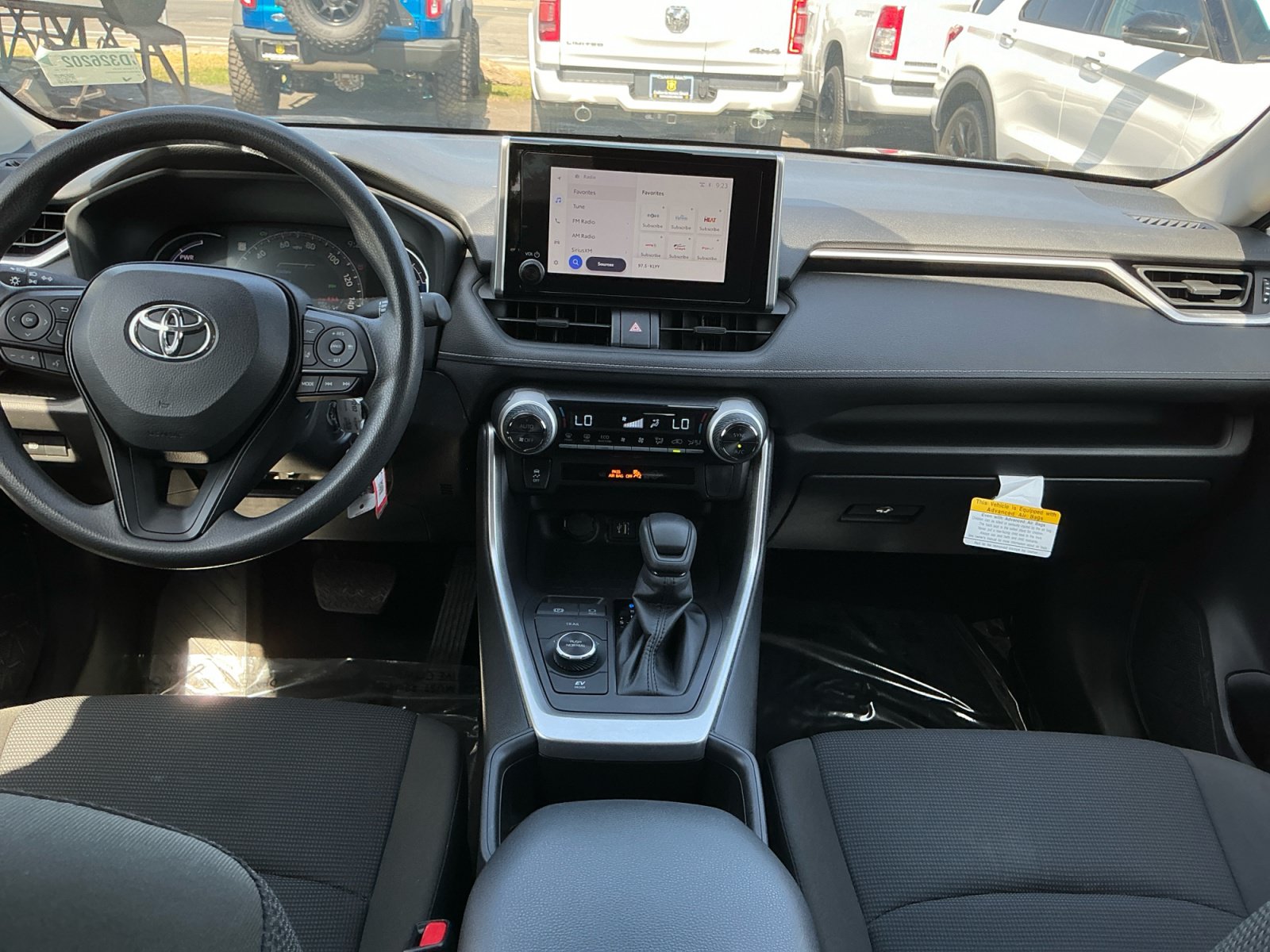 Used 2025 Toyota RAV4 LE AWD/4WD image 15