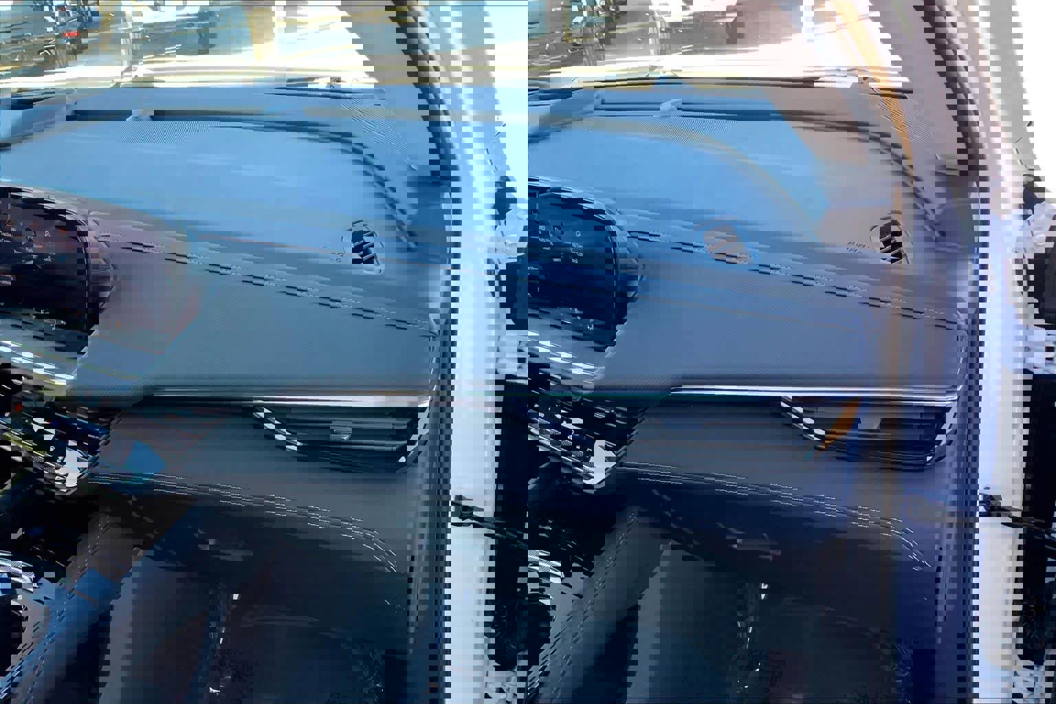 Certified 2025 Buick Envision Preferred image 18