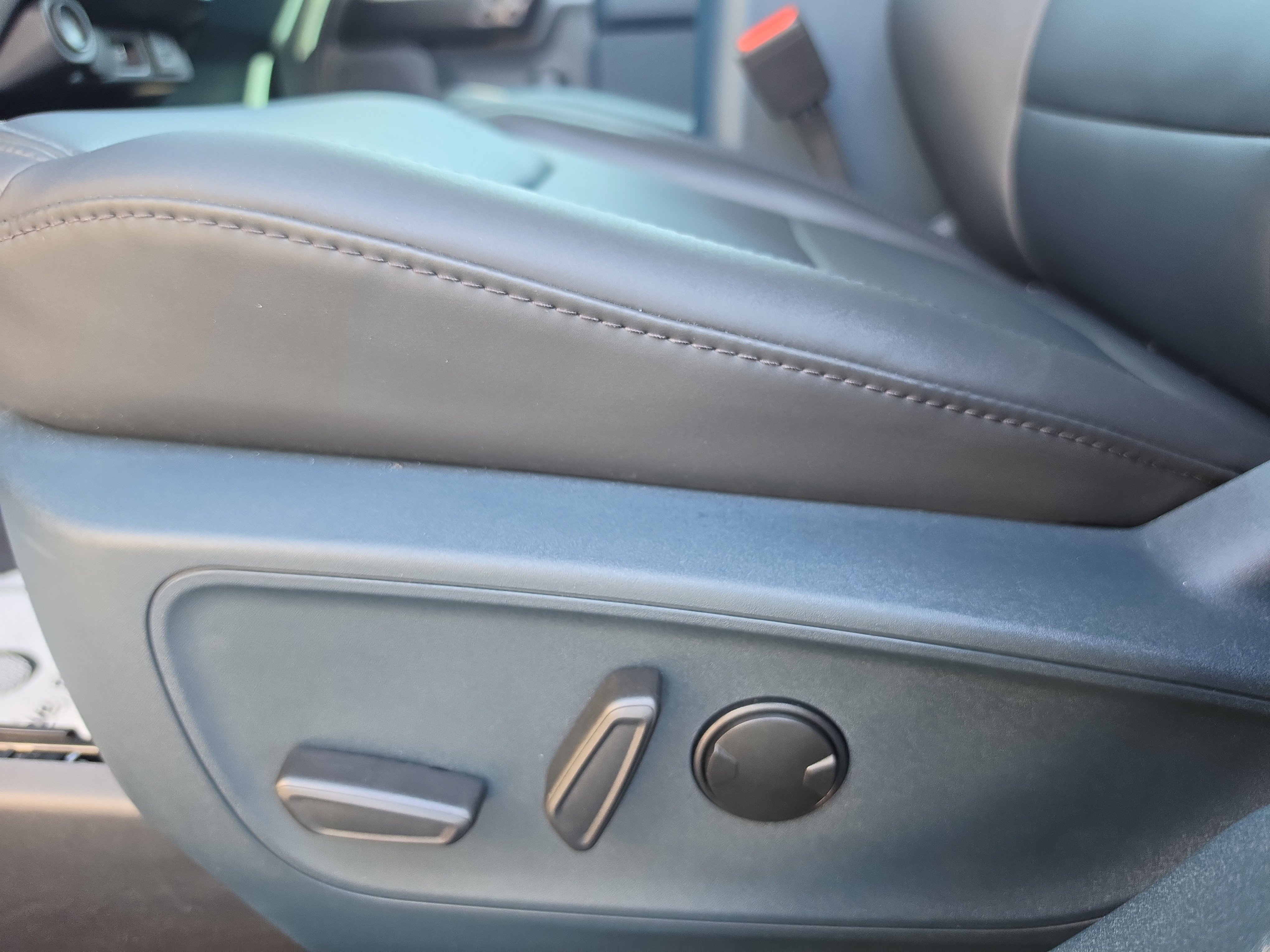 Used 2024 Ford Maverick Lariat w/ Black Appearance Package AWD/4WD image 13