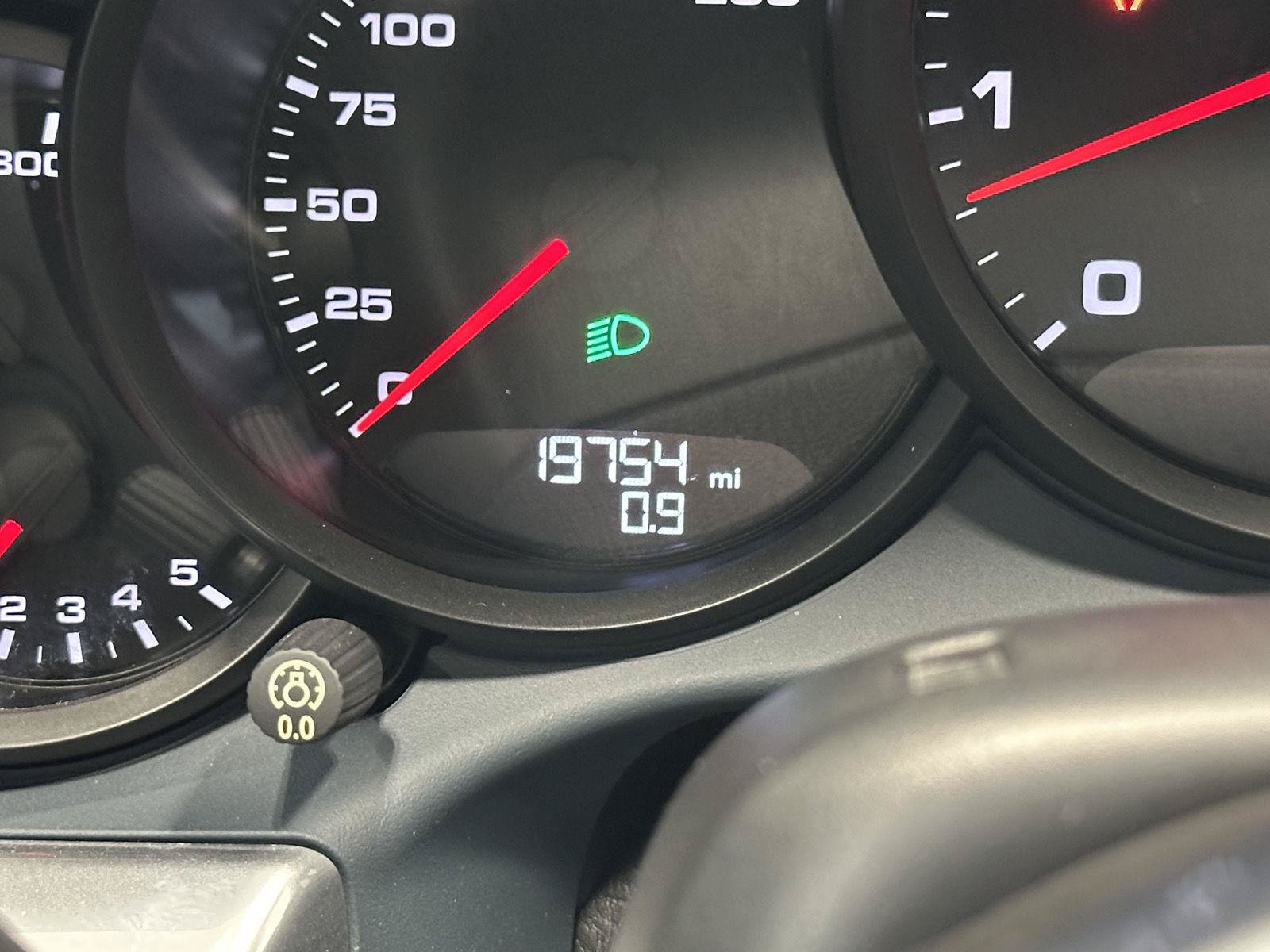 Certified 2018 Porsche 911 Carrera RWD image 21