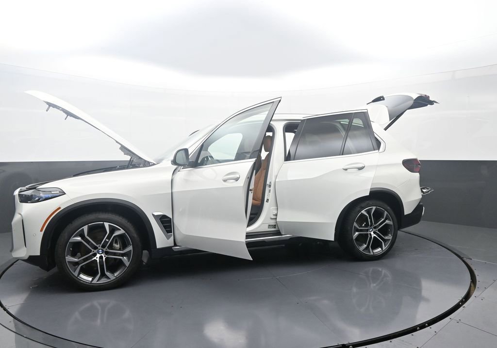 New 2026 BMW X5 xDrive40i w/ Climate Comfort Package image 40