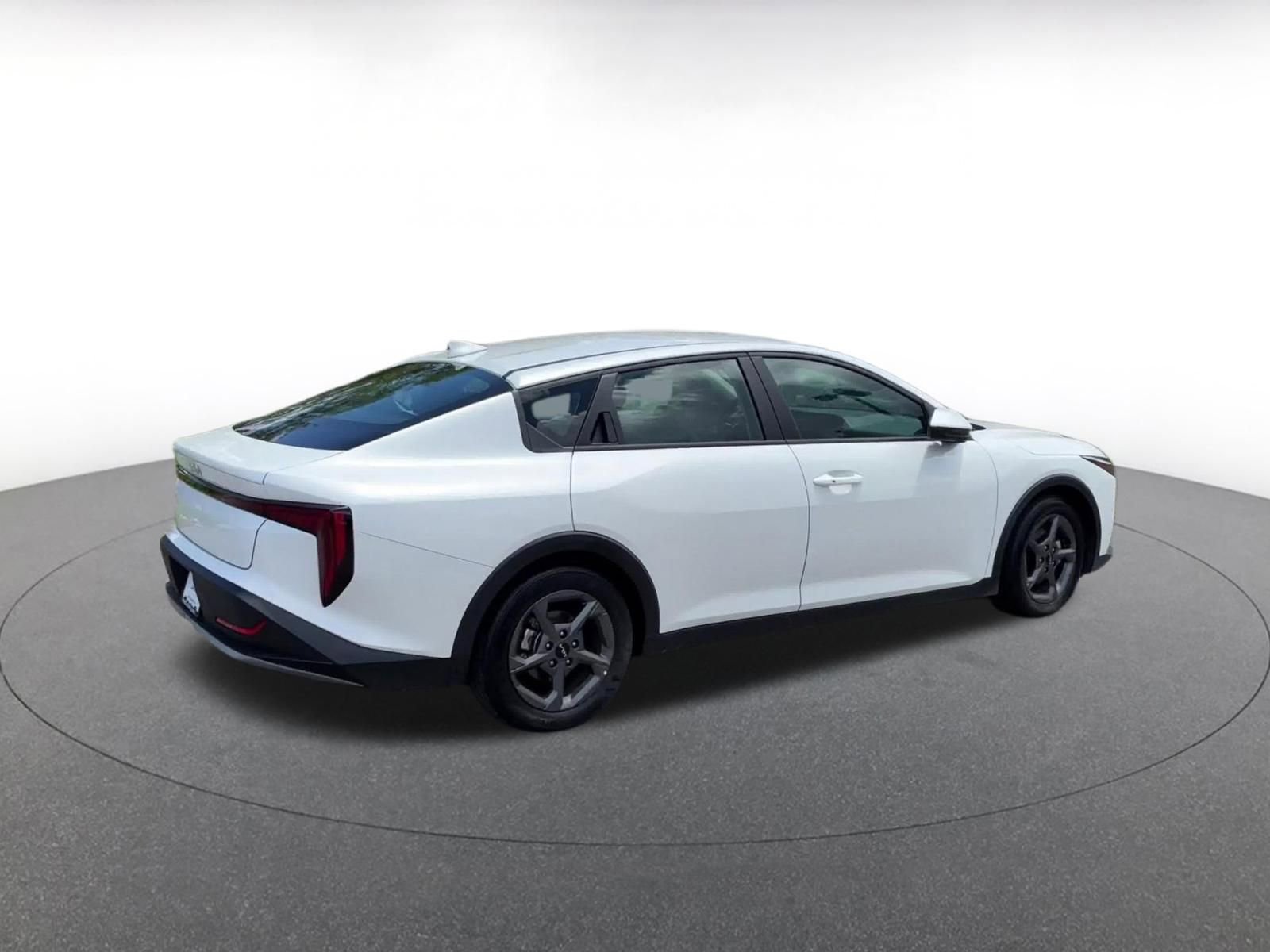 Used 2025 Kia K4 FWD image 14