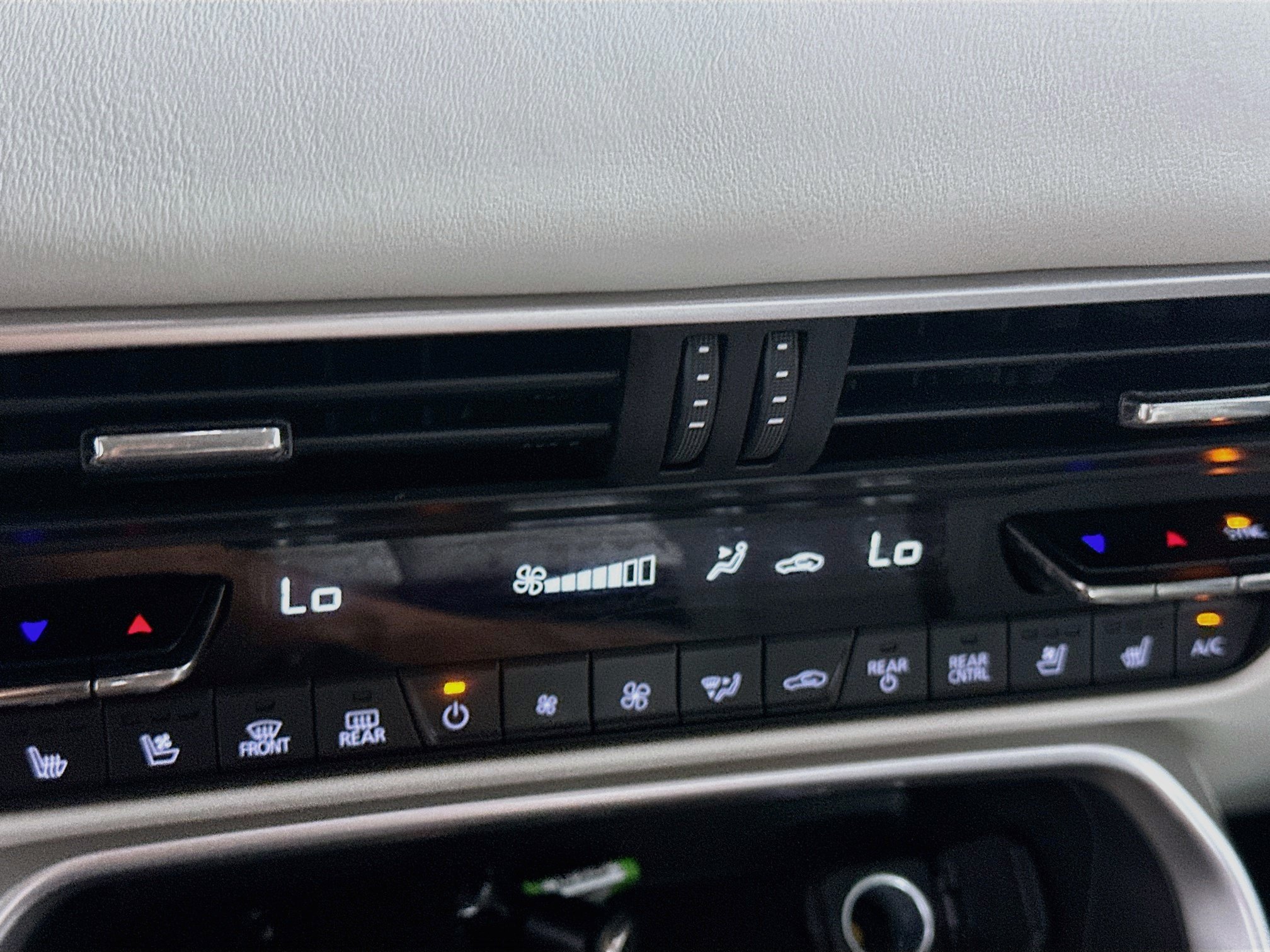 Used 2024 MAZDA CX-90 Plug-In Hybrid w/ Premium Plus AWD/4WD image 24