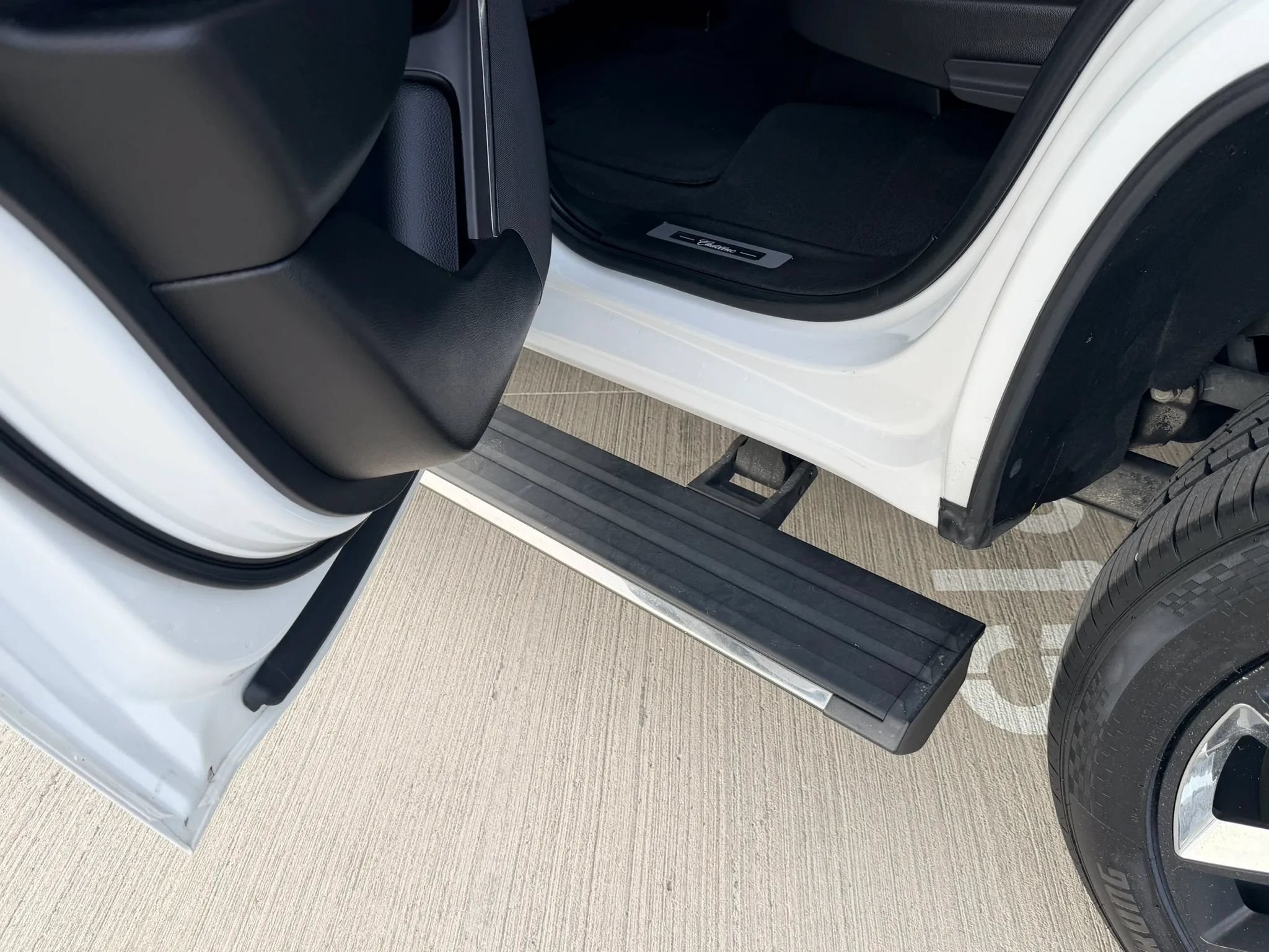 Used 2016 Cadillac Escalade Premium RWD image 14