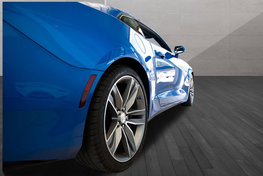 Used 2016 Chevrolet Camaro SS RWD image 17