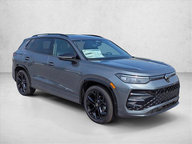 New 2026 Volkswagen Tiguan SE R-Line FWD image 3