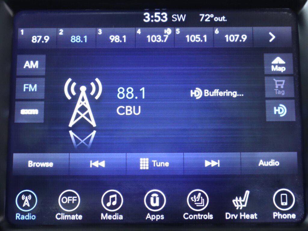 Used 2017 Chrysler 300 C RWD image 17