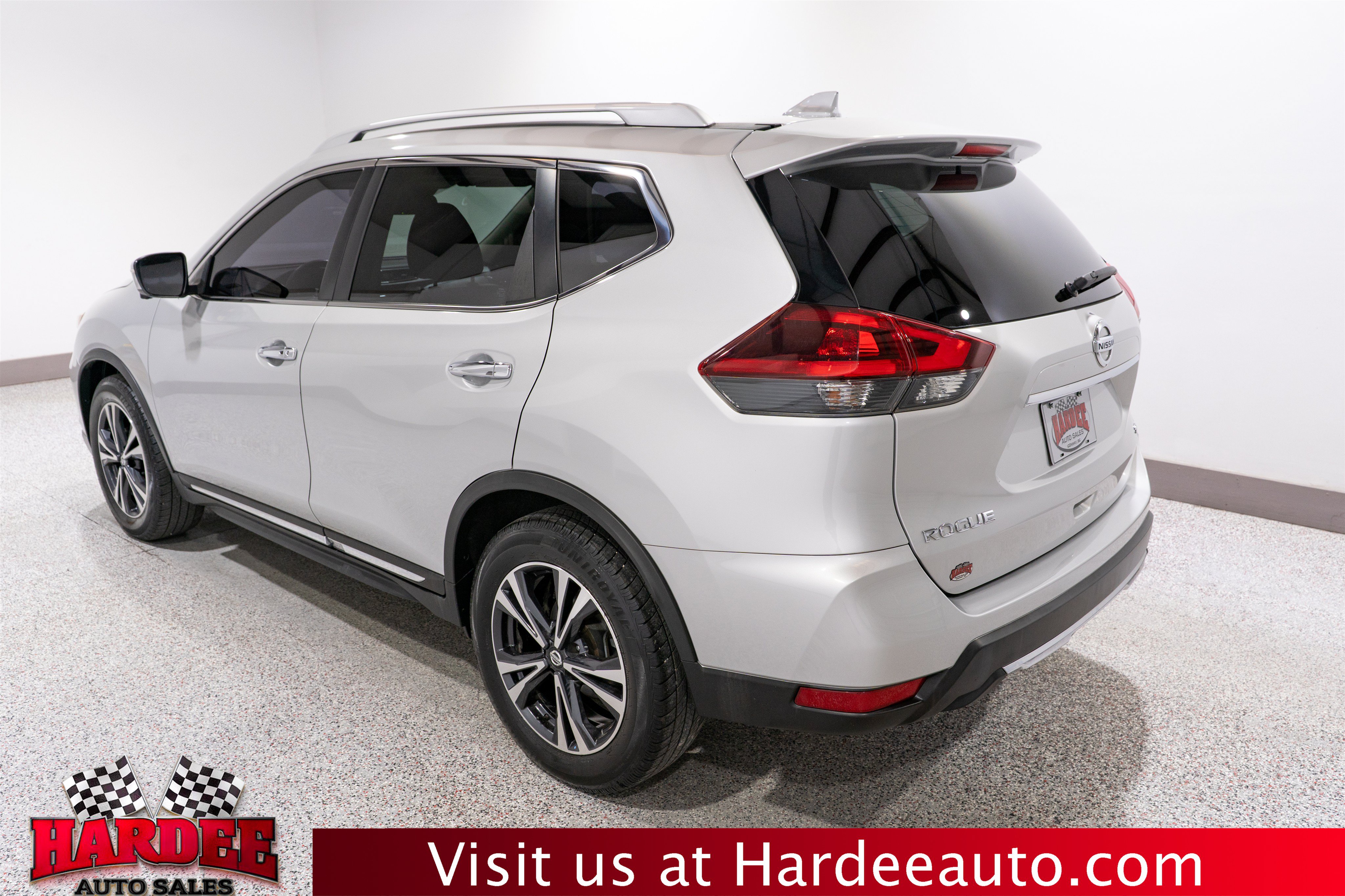 Used 2018 Nissan Rogue SL FWD image 3