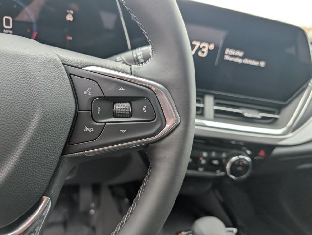 New 2026 Chevrolet Trax ACTIV w/ Sunroof Package FWD image 17