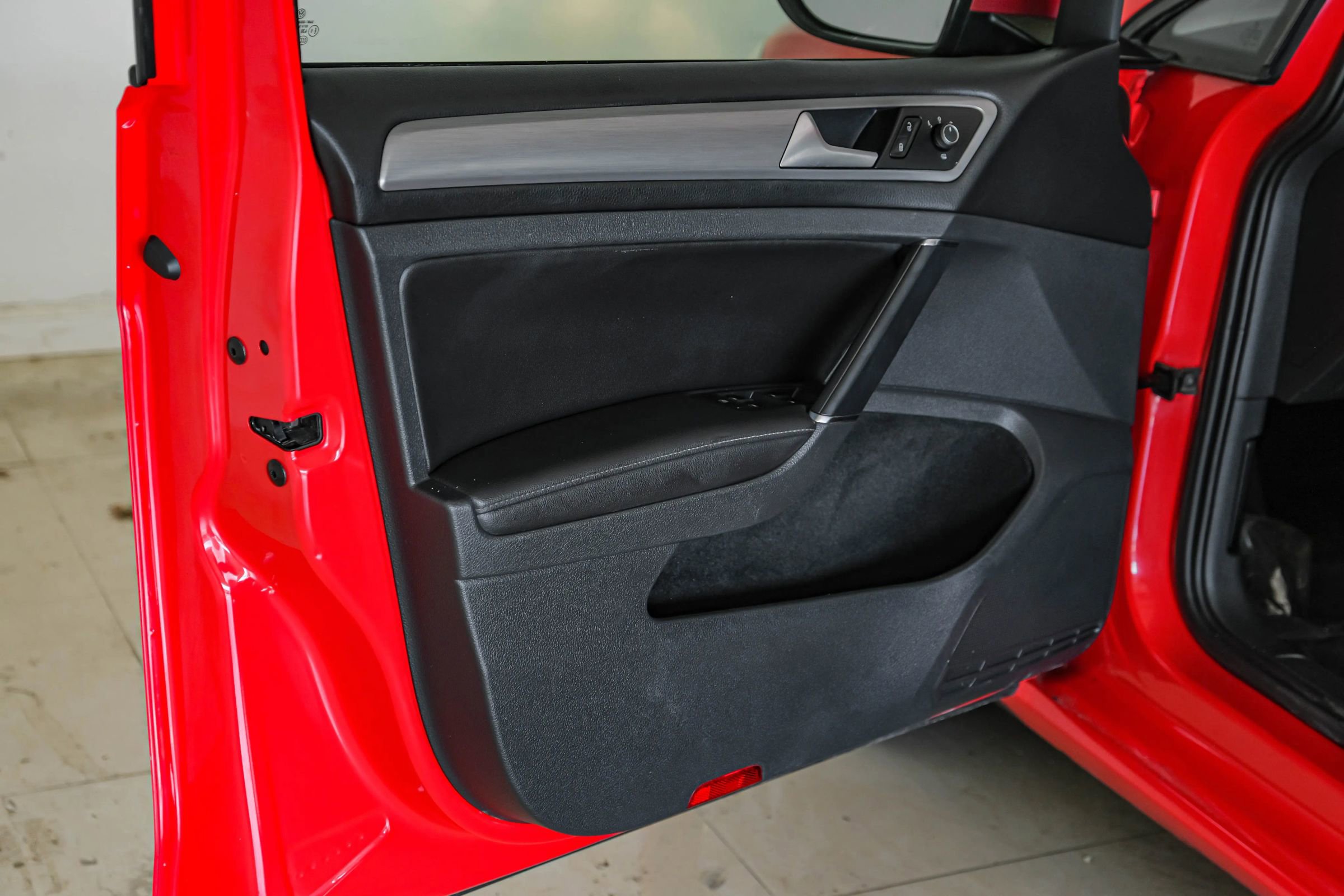 Used 2015 Volkswagen Golf SE image 34