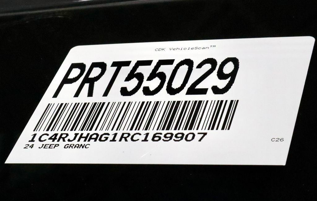 Used 2024 Jeep Grand Cherokee Altitude image 34