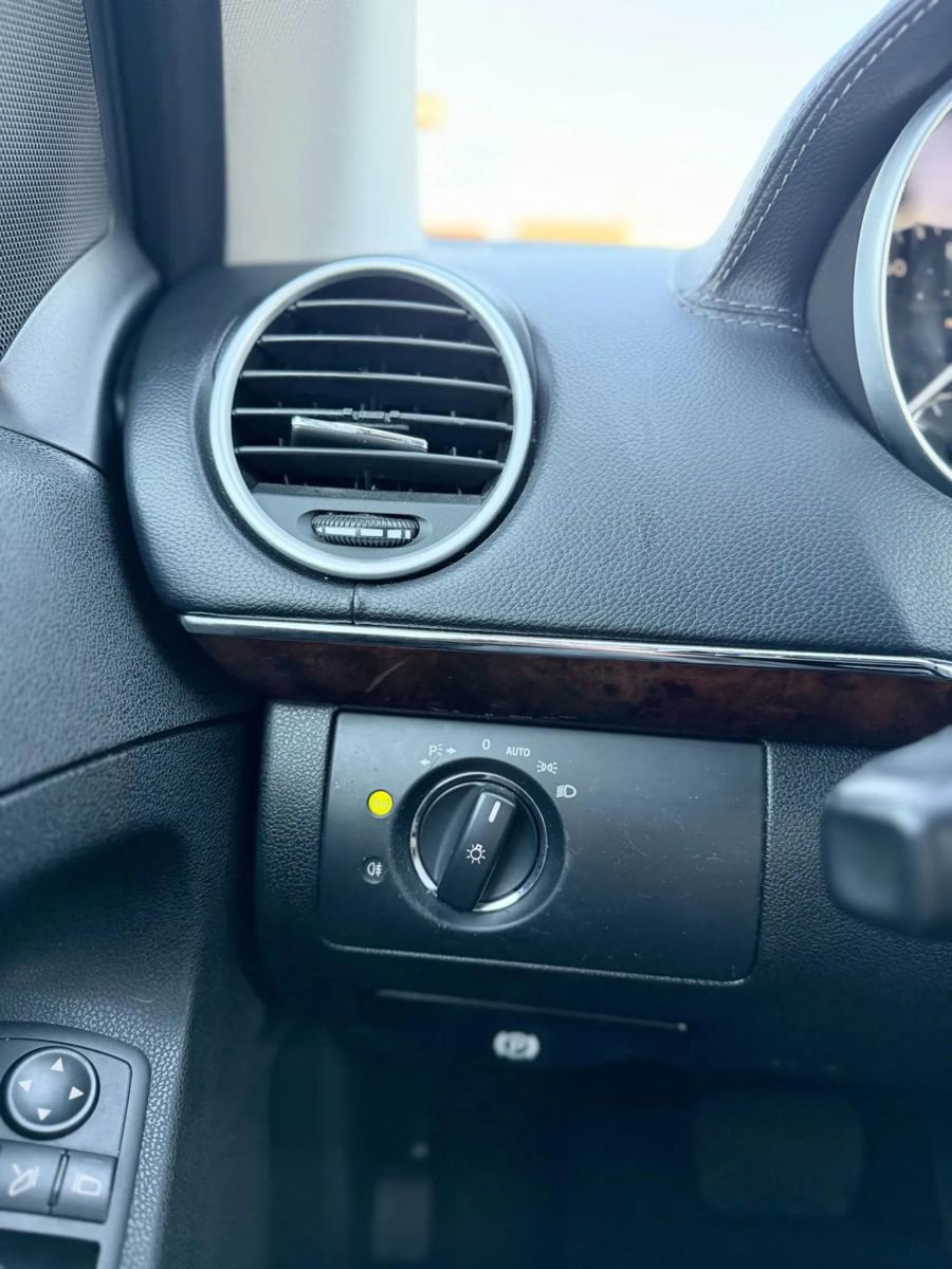 Used 2012 Mercedes-Benz GL 450 4MATIC image 19