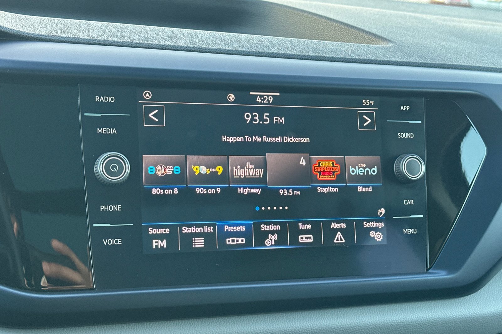 Certified 2022 Volkswagen Taos SE image 18