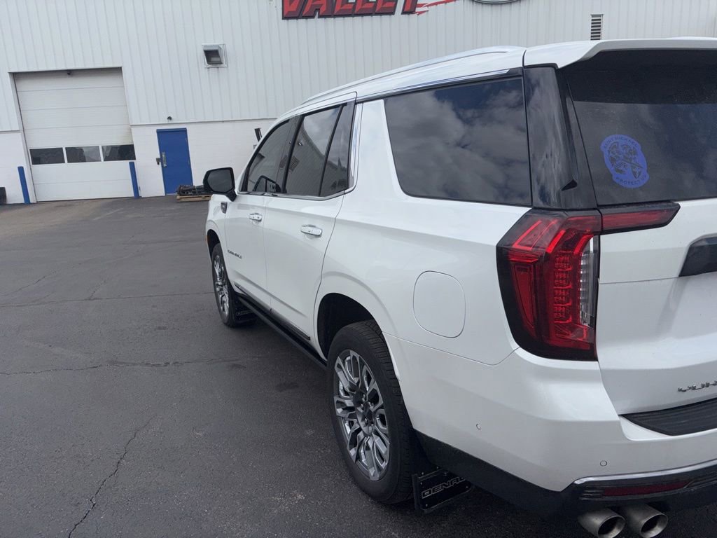 Used 2024 GMC Yukon Denali Ultimate AWD/4WD image 5