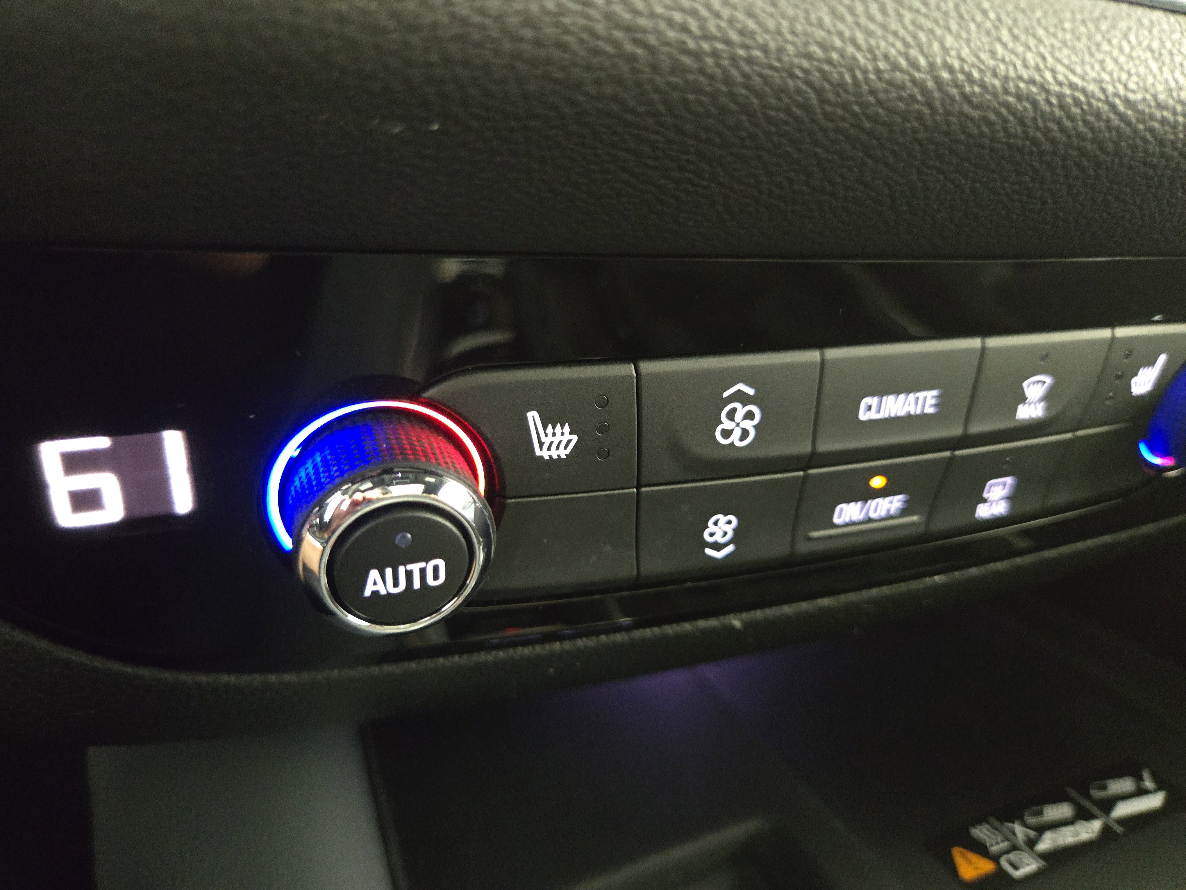 Certified 2023 Buick Enclave Essence image 29