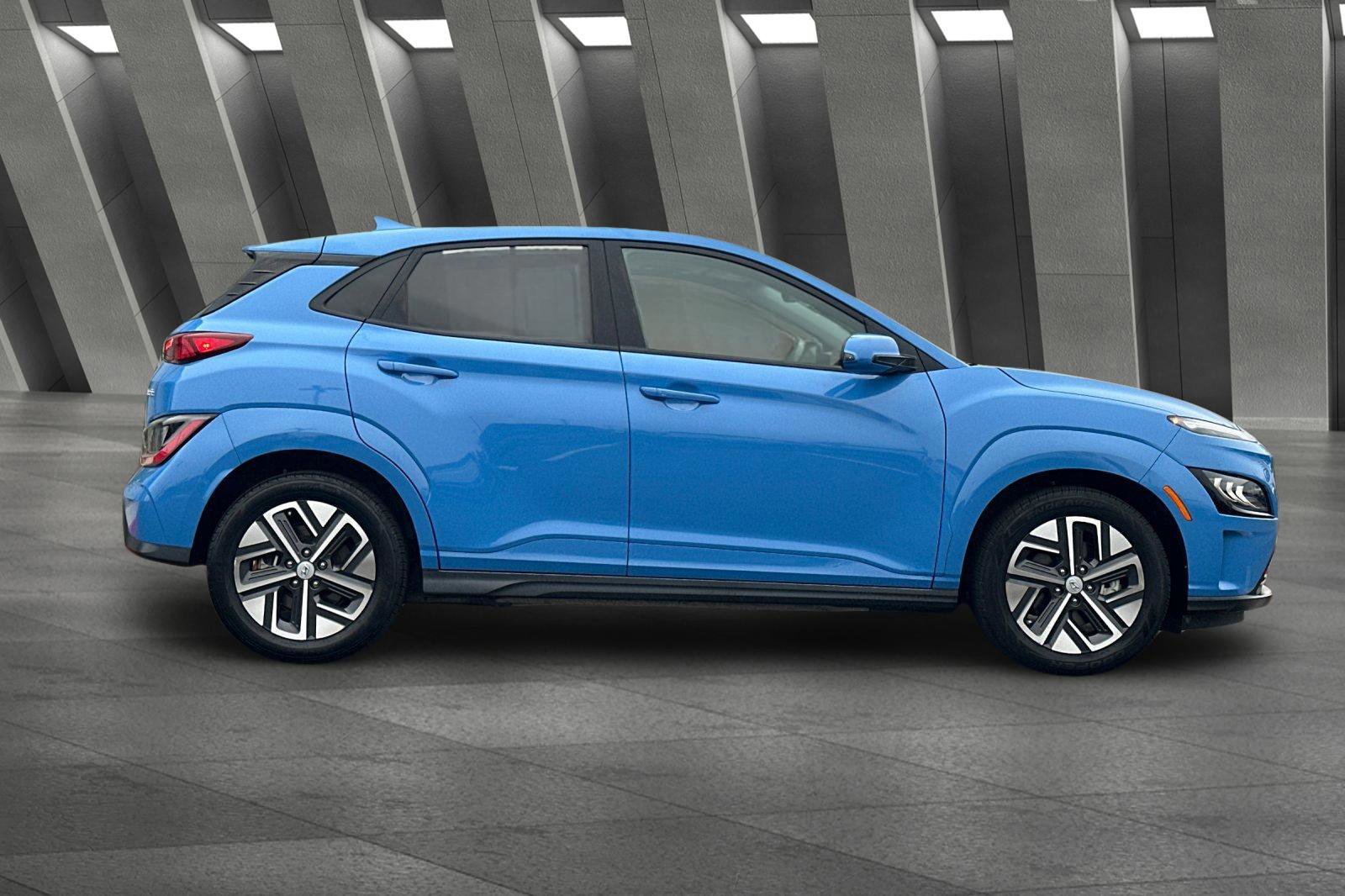 Used 2023 Hyundai Kona Limited w/ Cargo Package image 3