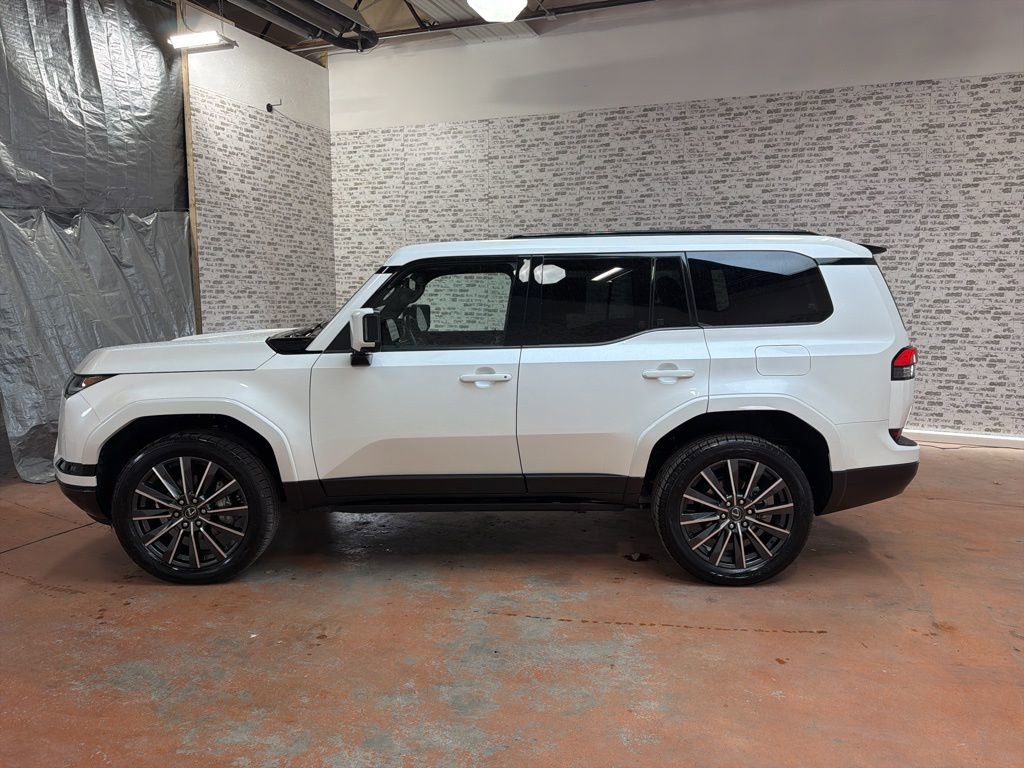 Used 2024 Lexus GX 550 w/ Accessory Package (Z1) image 4