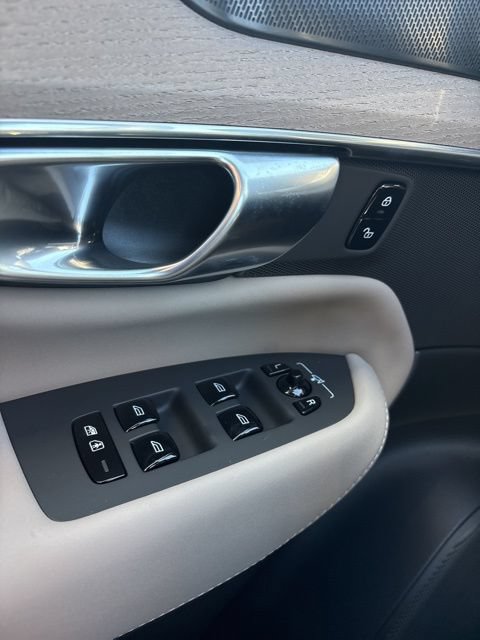 New 2026 Volvo XC90 B6 Plus w/ Protection Package Premier AWD/4WD image 19